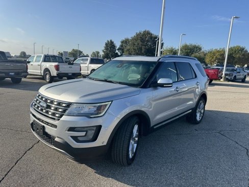 Used 2017 Ford Explorer Limited w/ Equipment Group 301A image 3