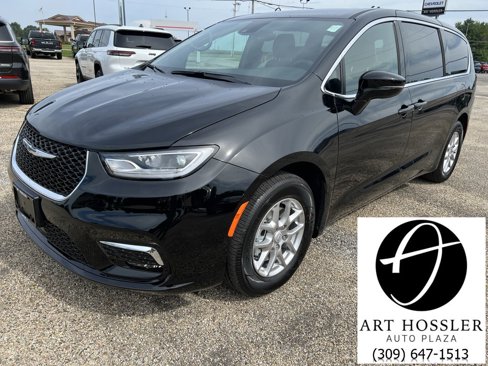 New 2026 Chrysler Pacifica Select image 1