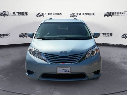 Used 2016 Toyota Sienna LE image 2