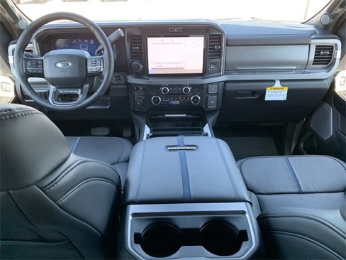 Used 2025 Ford F450 Platinum image 16