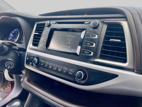 Used 2018 Toyota Highlander FWD V6 image 17