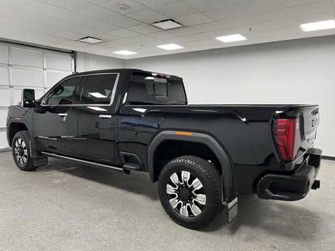 Used 2024 GMC Sierra 3500 Denali w/ Technology Package image 9