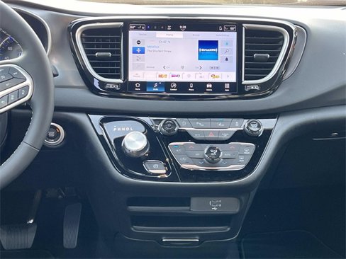 New 2026 Chrysler Voyager LX image 15