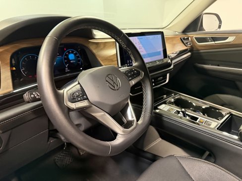 Used 2025 Volkswagen Atlas SE image 76