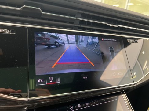 New 2025 Audi Q8 Premium image 31