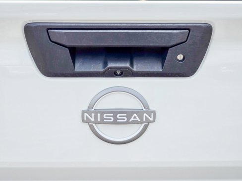 Used 2025 Nissan Frontier SV image 23