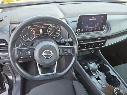 Used 2023 Nissan Rogue S image 15