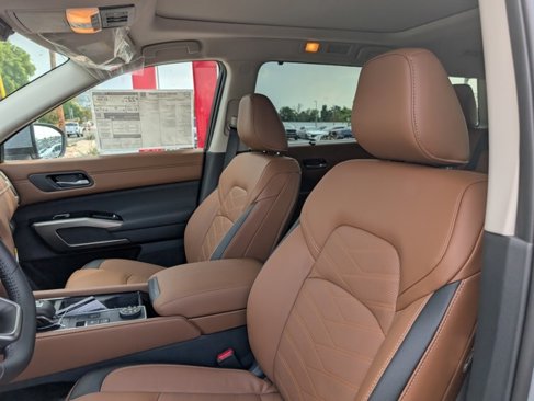 New 2025 Nissan Pathfinder Platinum w/ Cargo Package image 6