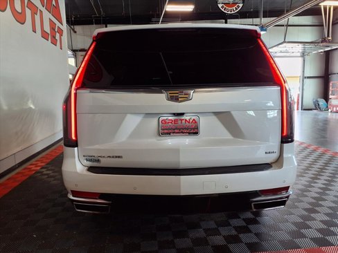 Used 2023 Cadillac Escalade ESV Premium Luxury image 5