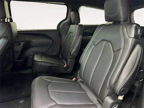 New 2026 Chrysler Pacifica Select image 16