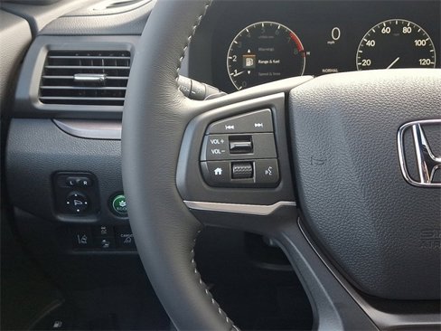 Used 2025 Honda Ridgeline RTL+ image 21
