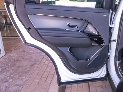 New 2025 Land Rover Range Rover Sport SE image 42