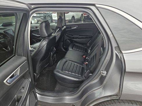 Used 2023 Ford Edge SEL image 11