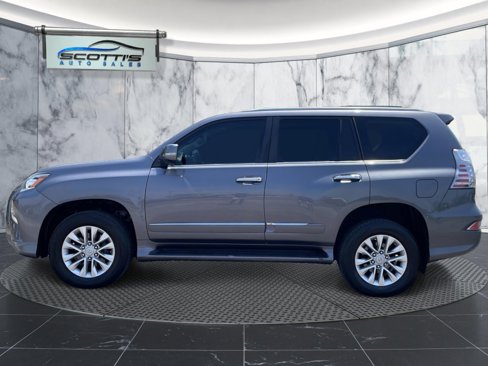 Used 2019 Lexus GX 460 image 3