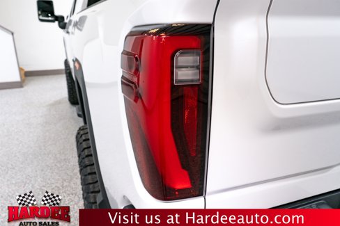 Used 2024 GMC Sierra 2500 Denali Ultimate image 9