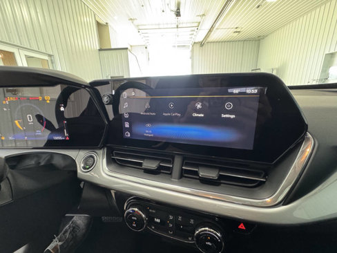 Used 2024 Chevrolet Trax LT w/ Driver Confidence Package image 28