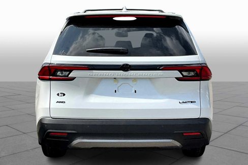 New 2025 Toyota Grand Highlander AWD image 4