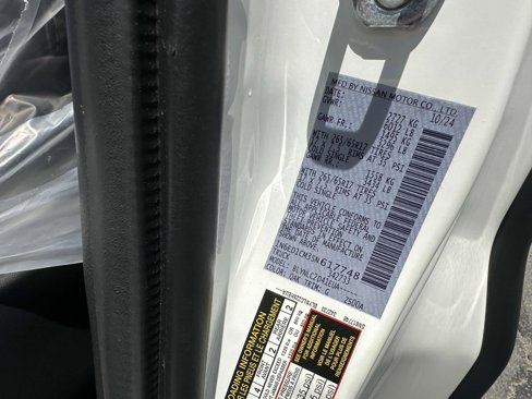 Used 2025 Nissan Frontier SV w/ SV Convenience Package image 11