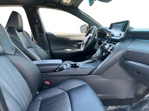 Used 2021 Toyota Venza XLE image 14