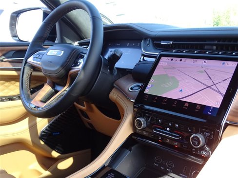 New 2025 Jeep Grand Cherokee Summit image 8
