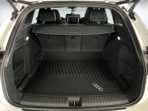New 2025 Audi SQ6 e-tron Prestige image 29