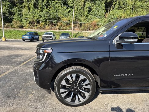 New 2025 Ford Expedition Max Platinum image 9