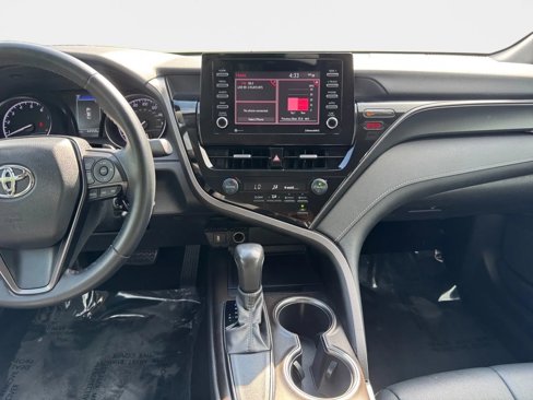 Used 2021 Toyota Camry SE image 13