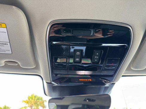New 2025 Land Rover Range Rover SE image 27