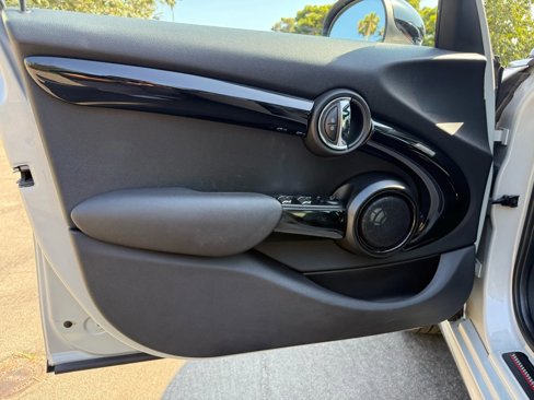Used 2019 MINI Cooper S w/ Premium Package image 12