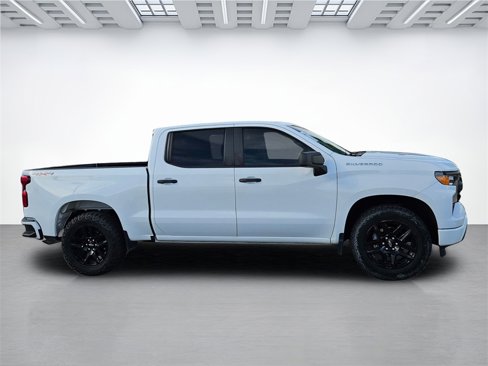 Used 2022 Chevrolet Silverado 1500 Custom image 4