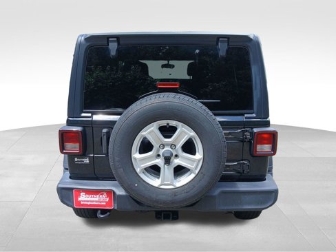 Used 2023 Jeep Wrangler Sport S image 4
