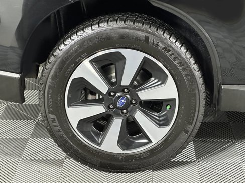 Used 2017 Subaru Forester 2.5i Premium image 16