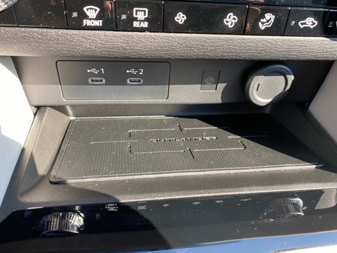 New 2025 Mitsubishi Outlander SE image 16