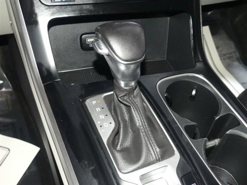 Used 2022 Kia Carnival LX image 39