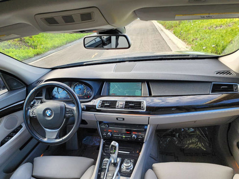 Used 2011 BMW 550i Gran Turismo image 11