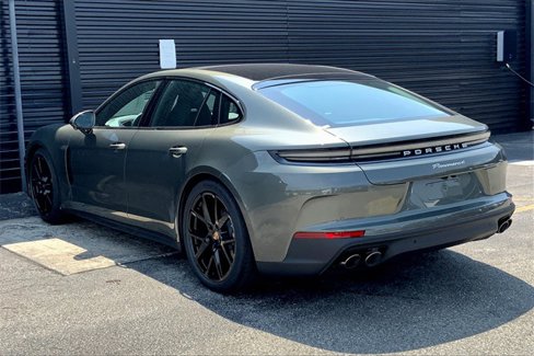 New 2025 Porsche Panamera 4 image 3