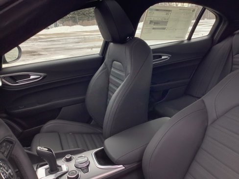 New 2025 Alfa Romeo Giulia Sprint w/ Veloce Package AWD image 19