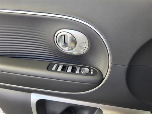 New 2026 Hyundai Ioniq 9 SE image 9