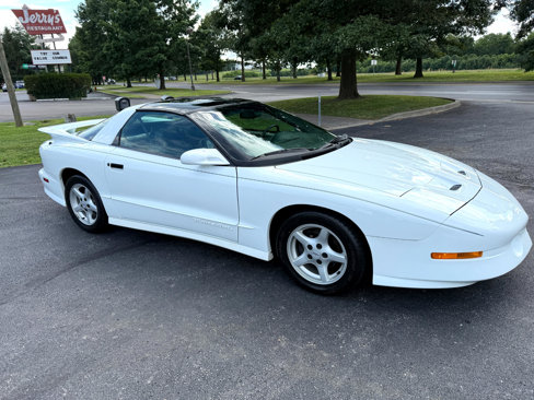 Used 1995 Pontiac Firebird Coupe image 19