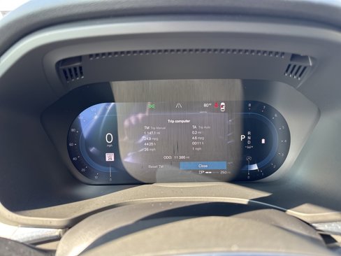 Certified 2025 Volvo XC60 B5 Plus image 22