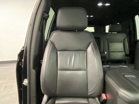 Used 2021 Chevrolet Suburban LT image 23