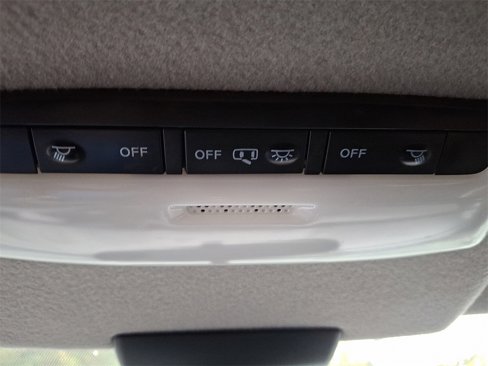 Used 2020 Nissan Kicks SV image 26