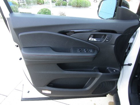New 2026 Honda Ridgeline Black Edition image 14