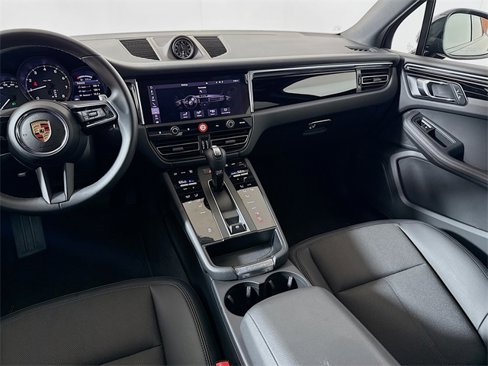 Used 2025 Porsche Macan image 20