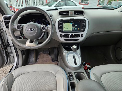 Used 2016 Kia Soul EV + w/ Sun & Fun Package image 14