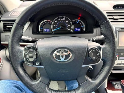 Used 2014 Toyota Camry SE image 10