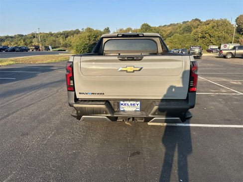 New 2026 Chevrolet Silverado EV LT image 7