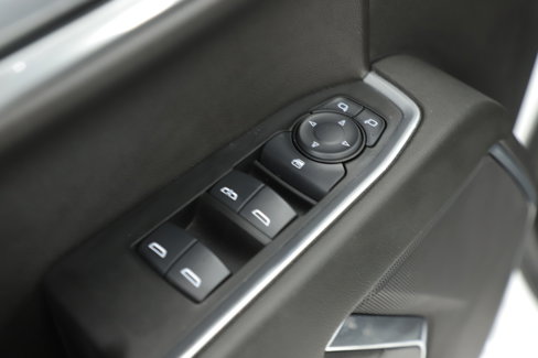 Used 2025 Chevrolet Silverado 1500 LT image 11