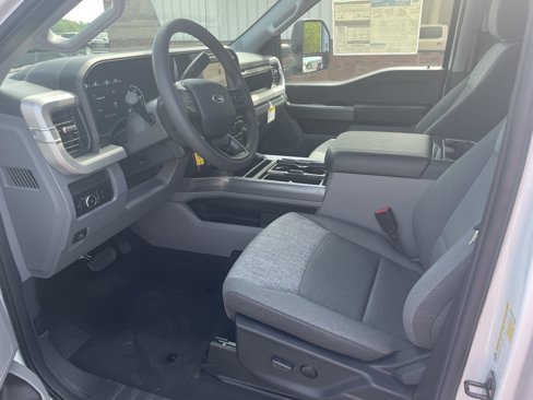 New 2025 Ford F250 XLT w/ FX4 Off-Road Package image 7