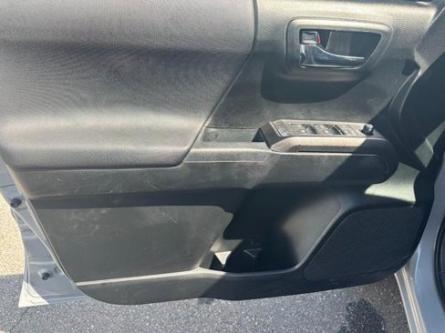 Used 2021 Toyota Tacoma SR5 image 9